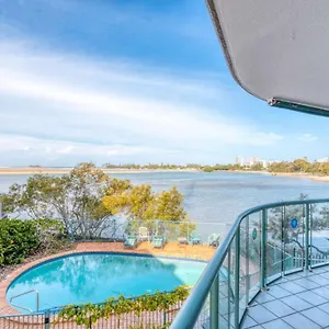  Apartment 4shore@waterfrontplace